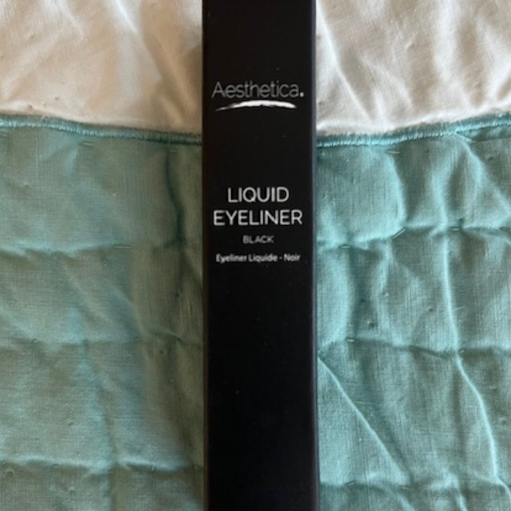 Liquid  Eyeliner by Aesthetica